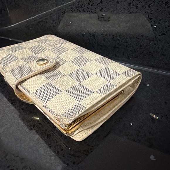 Authentic Louis Vuitton Damier Azur Kisslock Wallet - Picture 3 of 13